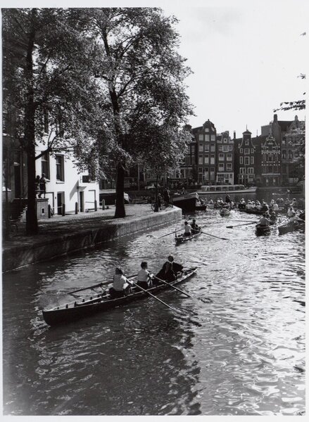 010028001318-stadsarchief-amsterdam-glw-oppenheim-grachtentocht-17-september-1955